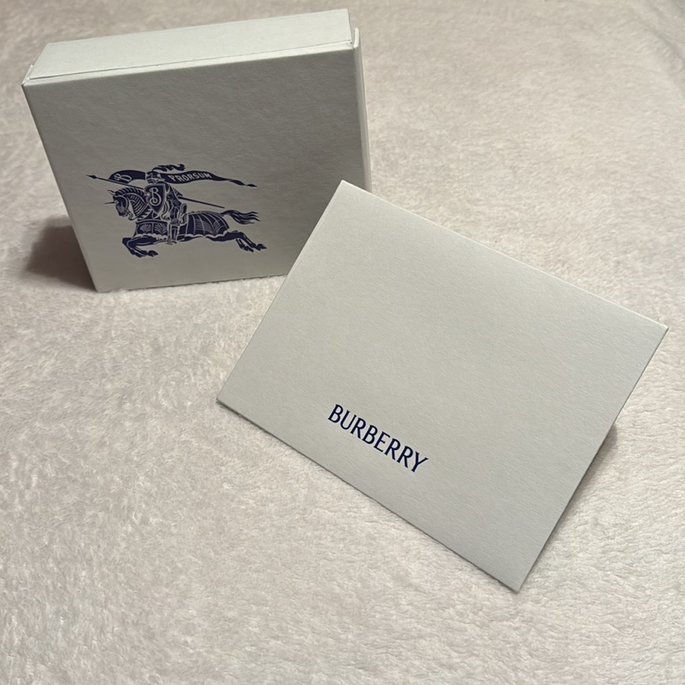 Burberry gift envelope & keepsake box